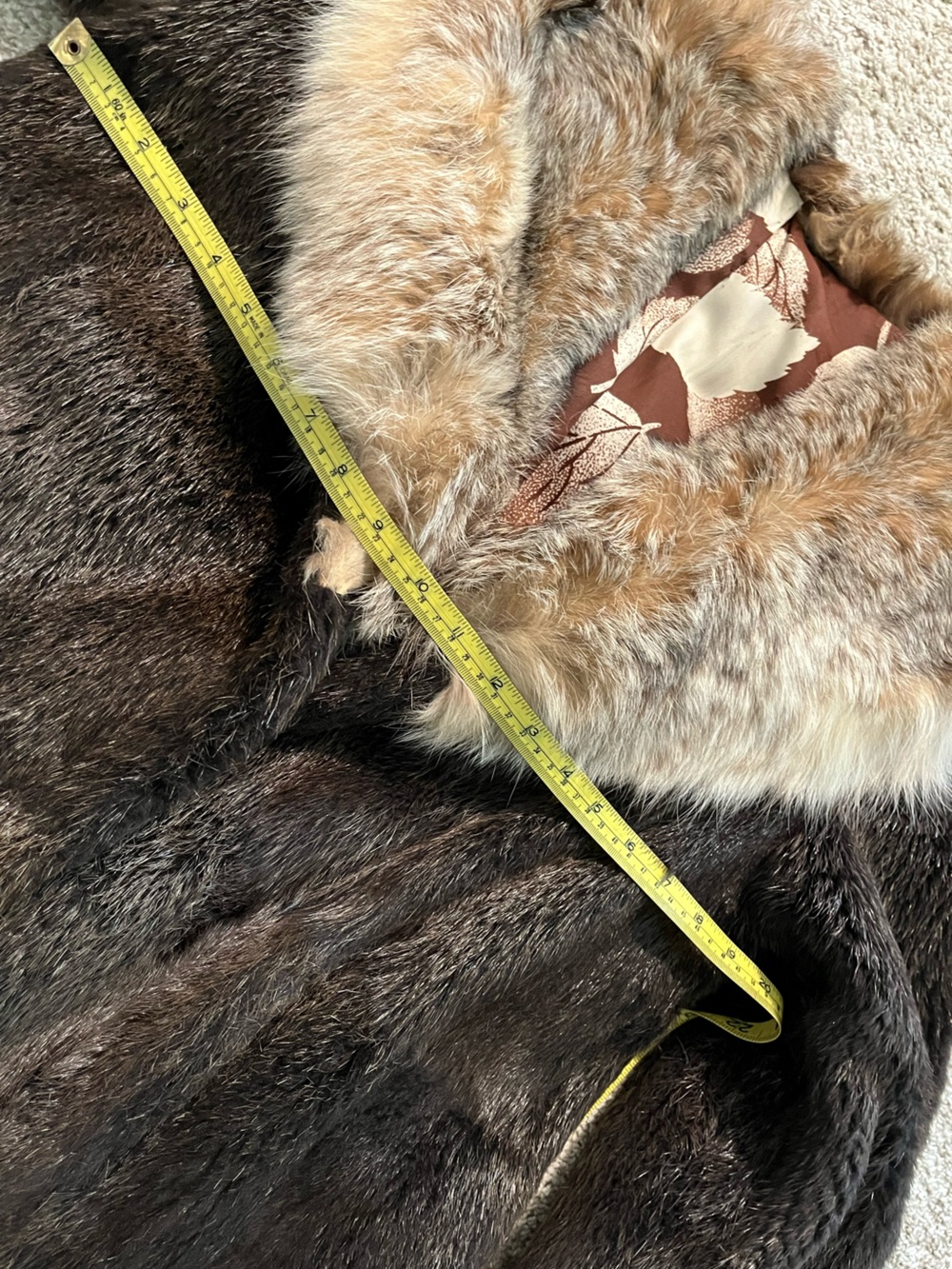 🌟 Vintage Real Fur Coat
1970’s Grungy Shaggy - Picture 6 of 9
